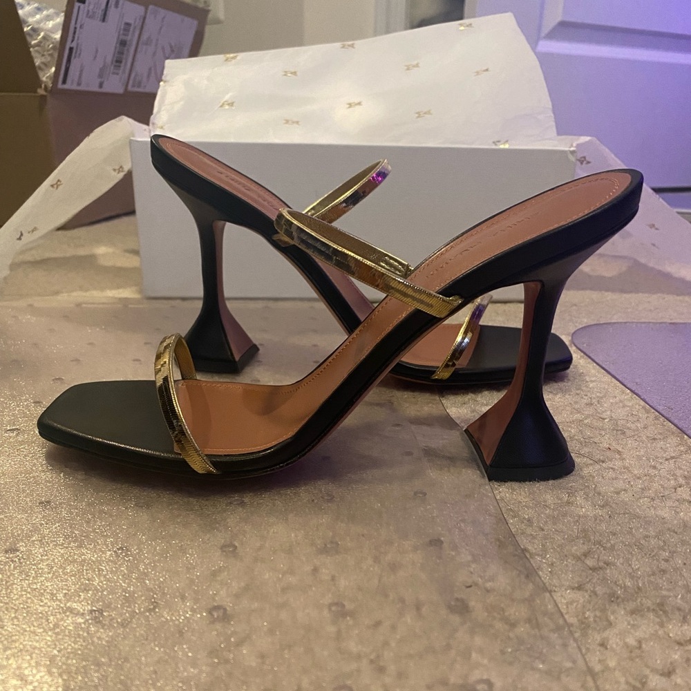AUTHENTIC Amina Muaddi Henson Slipper Black with Gold Chain Size IT39/US9 NIB